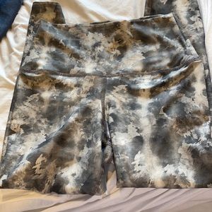 NWT Gray Printed Workout leggings